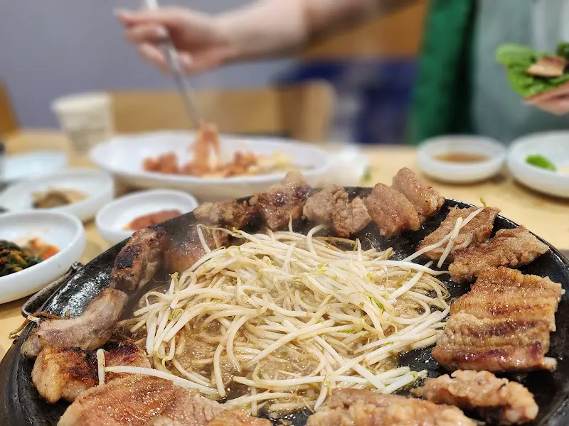 해강숯불갈비의 깔끔한 외관