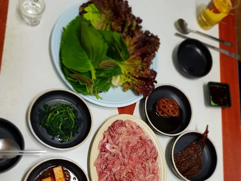 향어회 한상차림