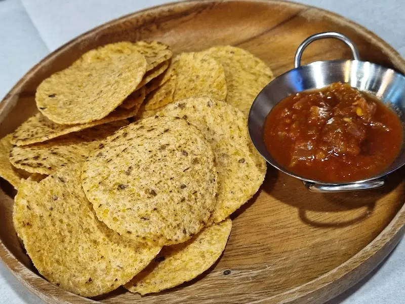 나쵸와 살사 소스