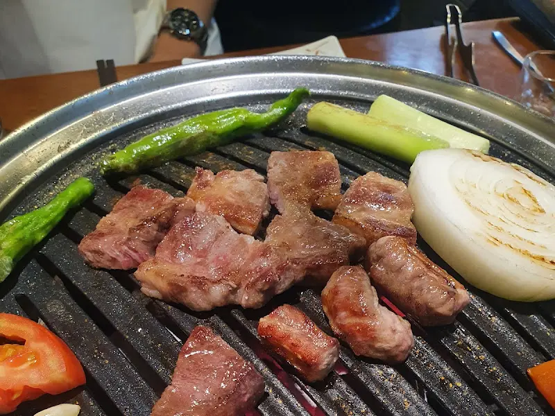 맛있게 구워진 고기