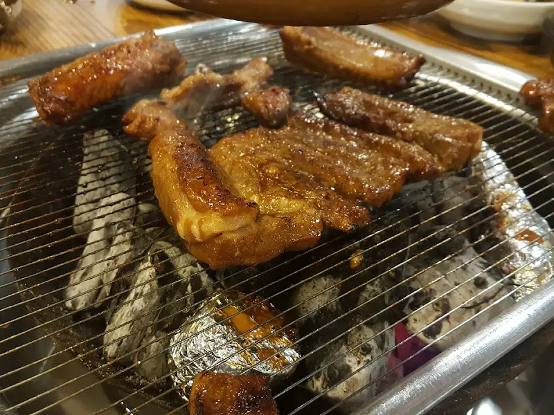구워진 돼지갈비