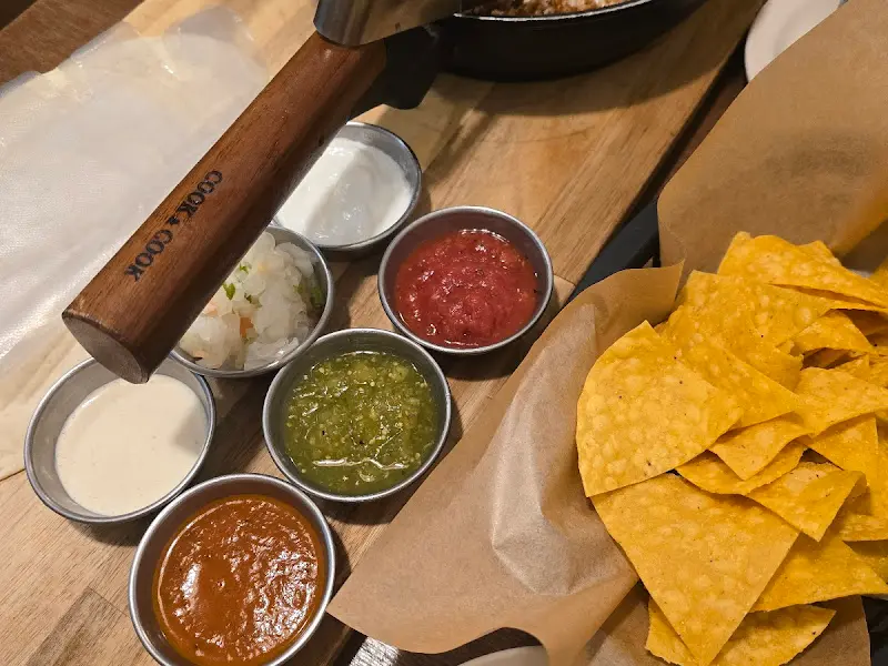 다양한 소스와 나초