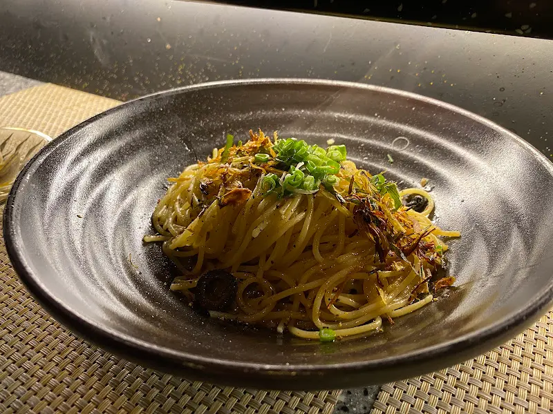 엔초비 파스타 근접 촬영