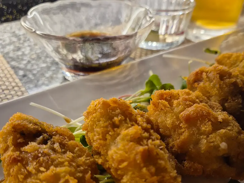 굴튀김 전체 샷