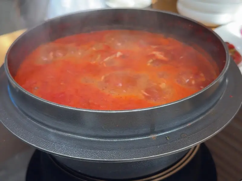 김이 모락모락 나는 새우탕