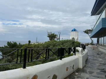 산토리니를 옮겨놓은 듯한, 삼척 마마티라에서 맛보는 황홀경 오션뷰 베이커리