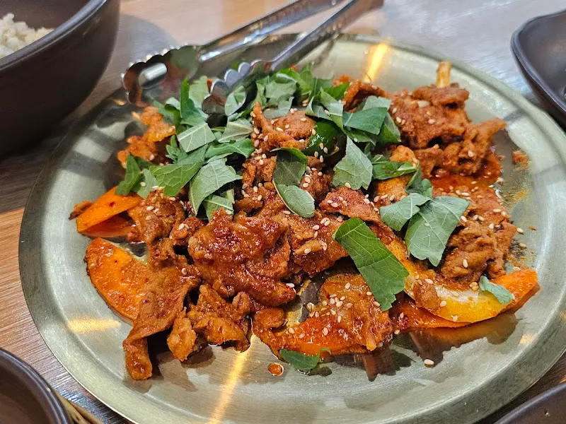 푸짐한 제육볶음