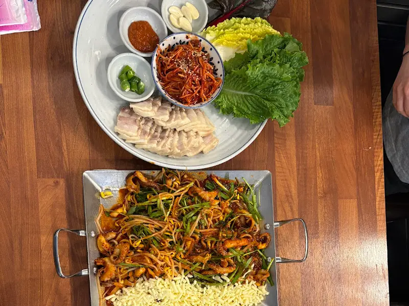 어울가의 푸짐한 한 상 차림