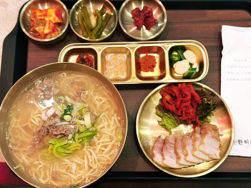 보쌈과 함께 곁들여 먹기 좋은 반찬들