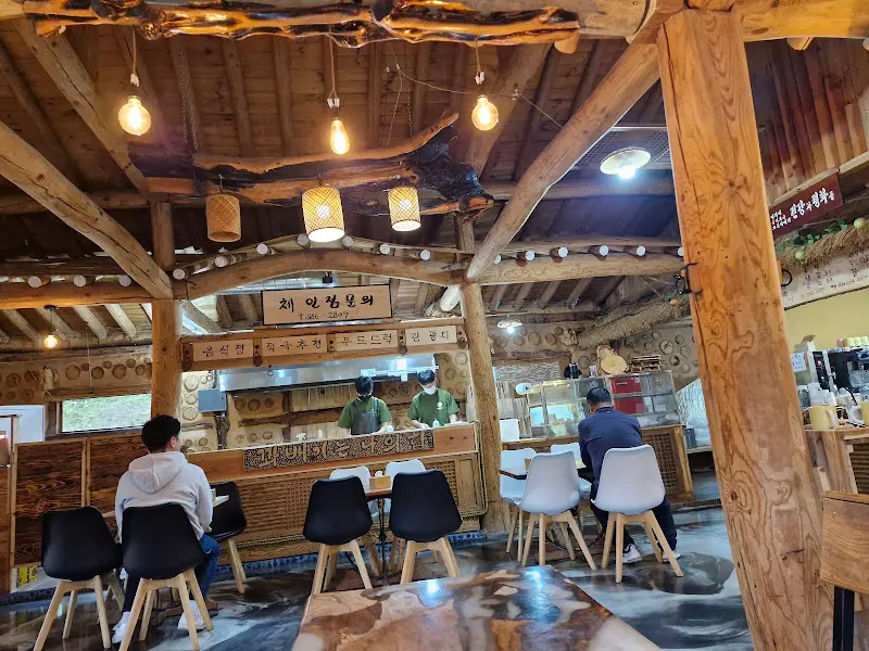 꽈배기진 본점 내부 전경