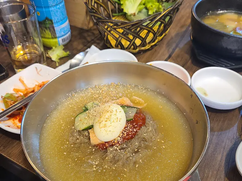 시원한 물냉면의 모습