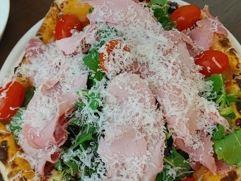 잠봉 피자의 근접샷