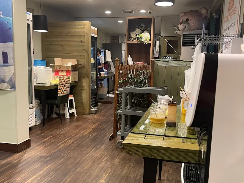 2005 돈까스 내부