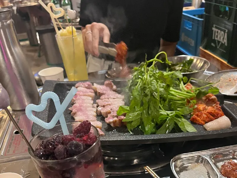 삼겹살과 미나리의 환상적인 조합