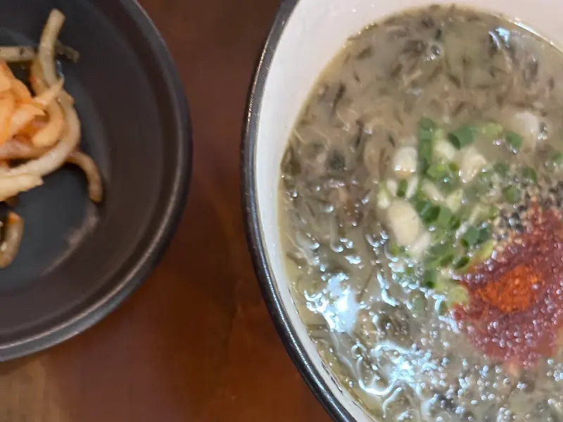 고사리 육개장과 반찬