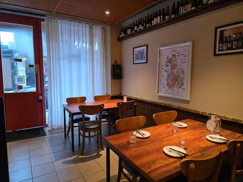 마띠나 내부 테이블