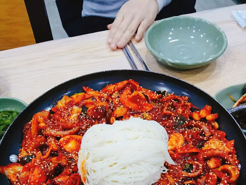 매콤한 해물 요리