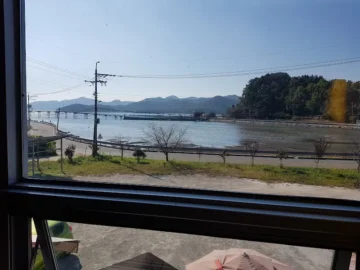 아이와 함께 떠나는 통영 미식 여행, 행복한 추억이 가득한 놀이방 돼지갈비 맛집