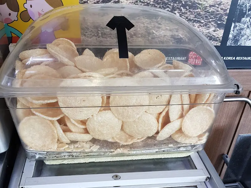 뻥튀기 아이스크림을 만들어 먹을 수 있는 디저트 코너