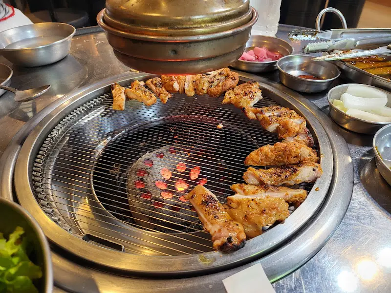 초벌된 닭갈비
