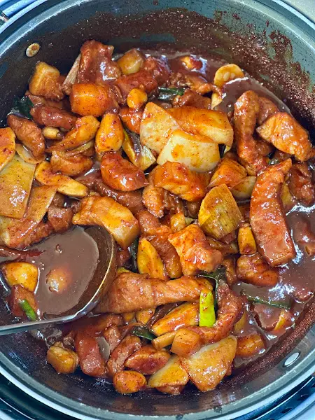 짜글이와 숟가락