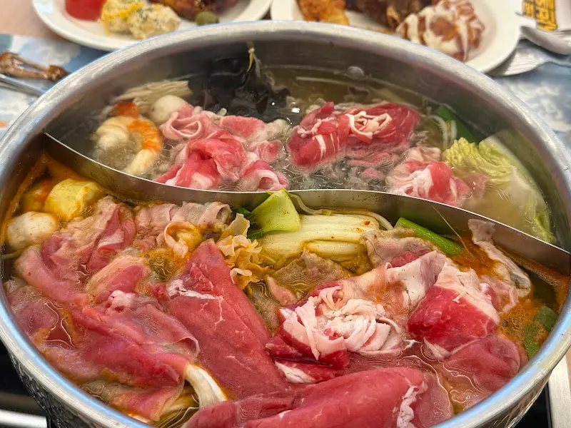 샤브샤브 냄비 전체 샷