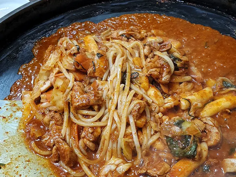 닭갈비와 우동사리