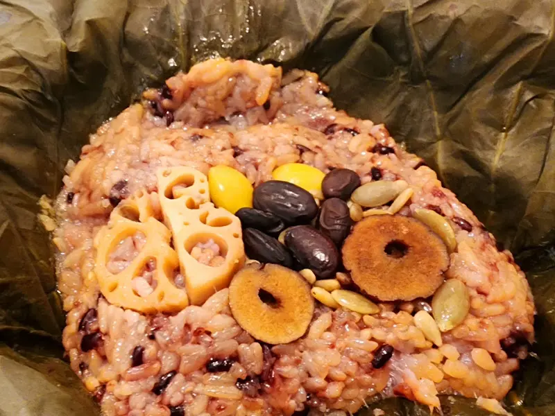 연잎에 싸여진 연잎밥