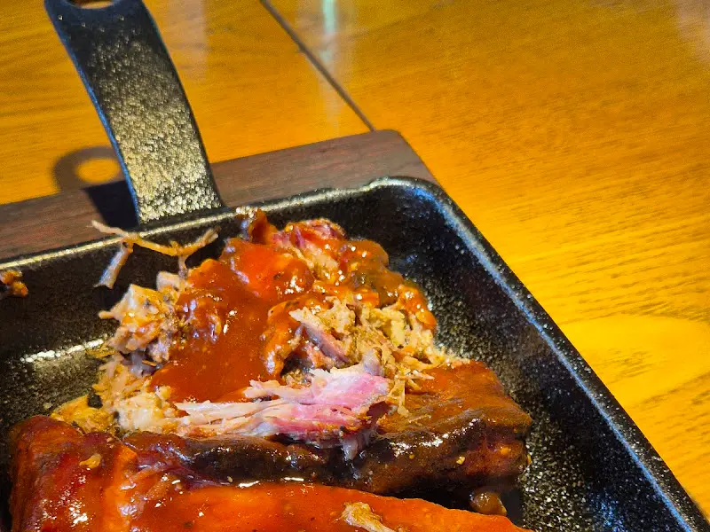 윤기가 흐르는 스페어립