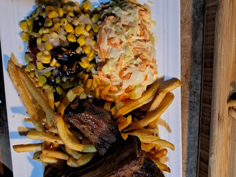 브라이 리퍼블릭의 립과 감자튀김