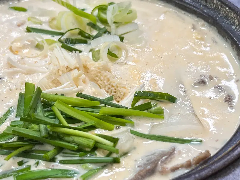 크림 순대국 속 다양한 건더기