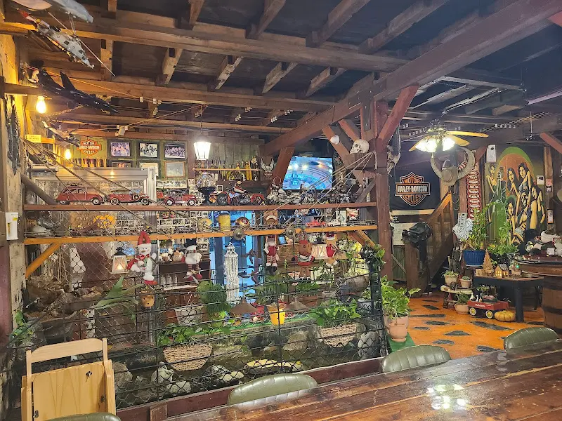 산속비버스 BBQ 내부 인테리어