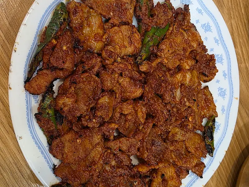 윤기가 자르르 흐르는 돼지불고기