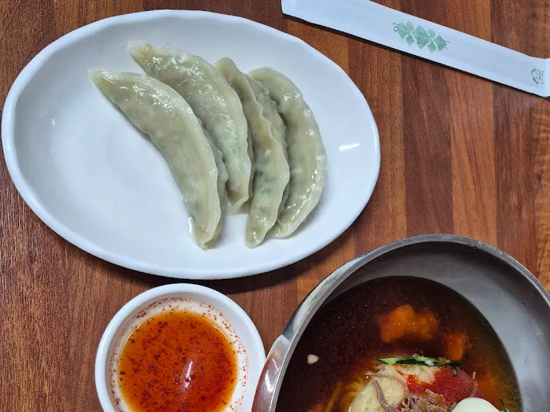 만두와 밀면의 조화