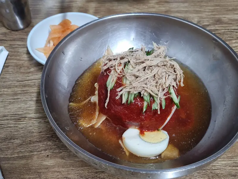 비빔밀면 근접샷