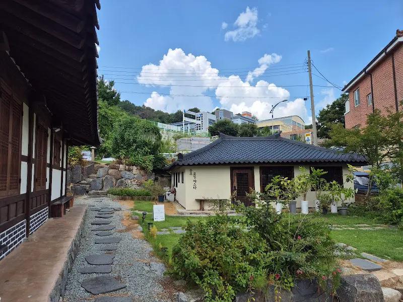 정원이 아름다운 한옥 레스토랑