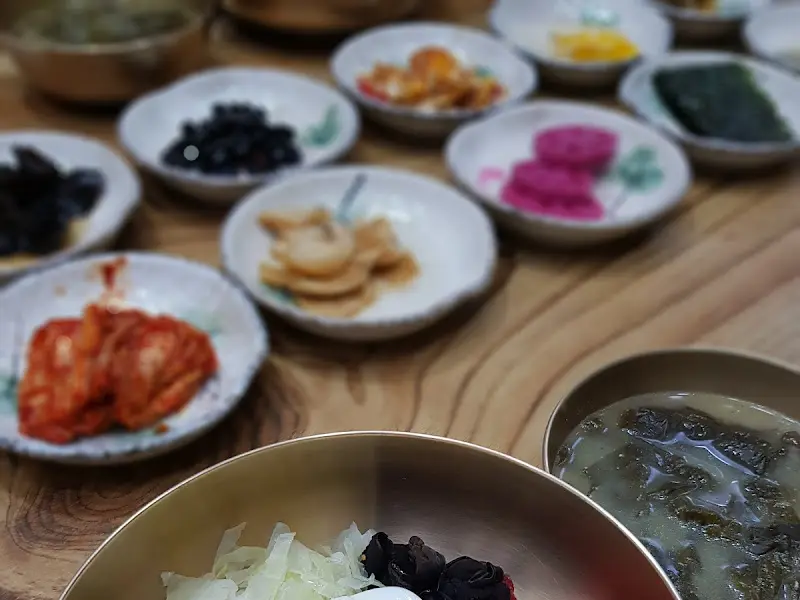 정갈한 밑반찬 클로즈업 샷