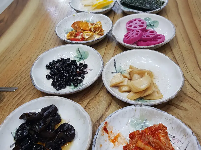 다양한 밑반찬 접사