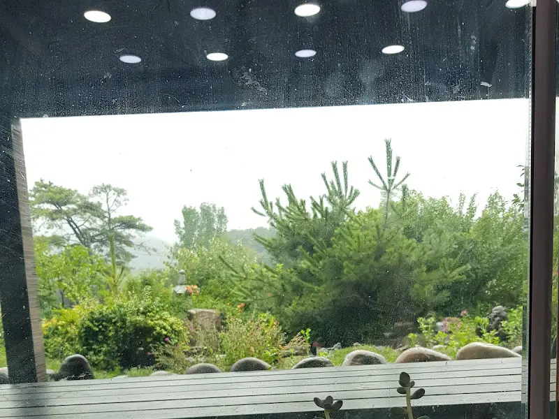 식당 창밖 풍경