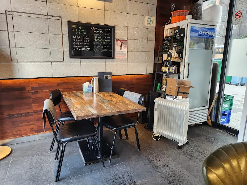 넓은 테이블 간격