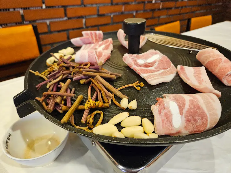 냉삼과 고사리, 마늘