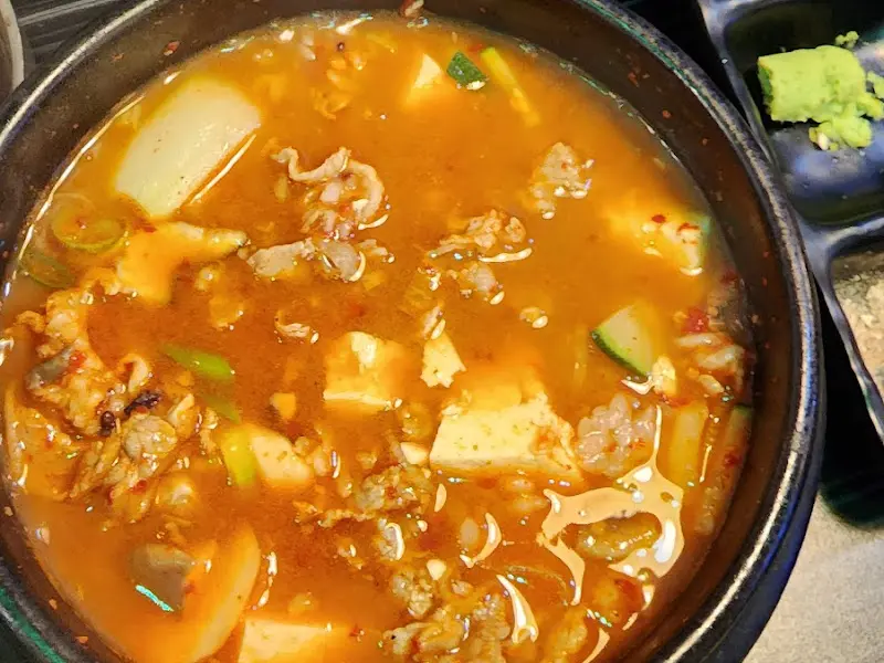 매콤 고소한 김치 치즈 솥밥