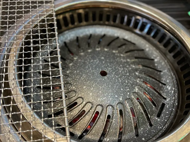 고기를 맛있게 구워주는 불판