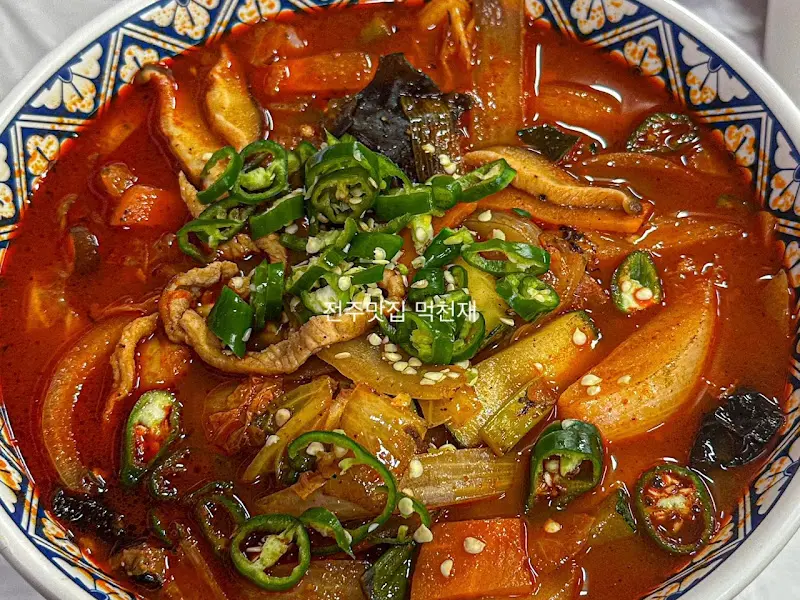 고추짬뽕의 강렬한 비주얼