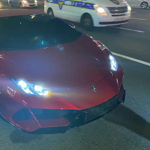 붉은색 스포츠카