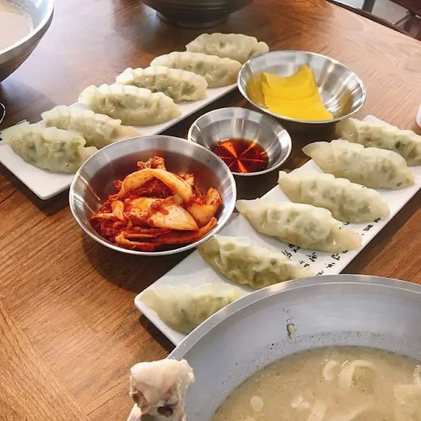 닭칼국수와 만두
