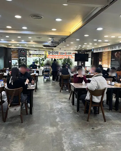 송륵 내부 전경 2