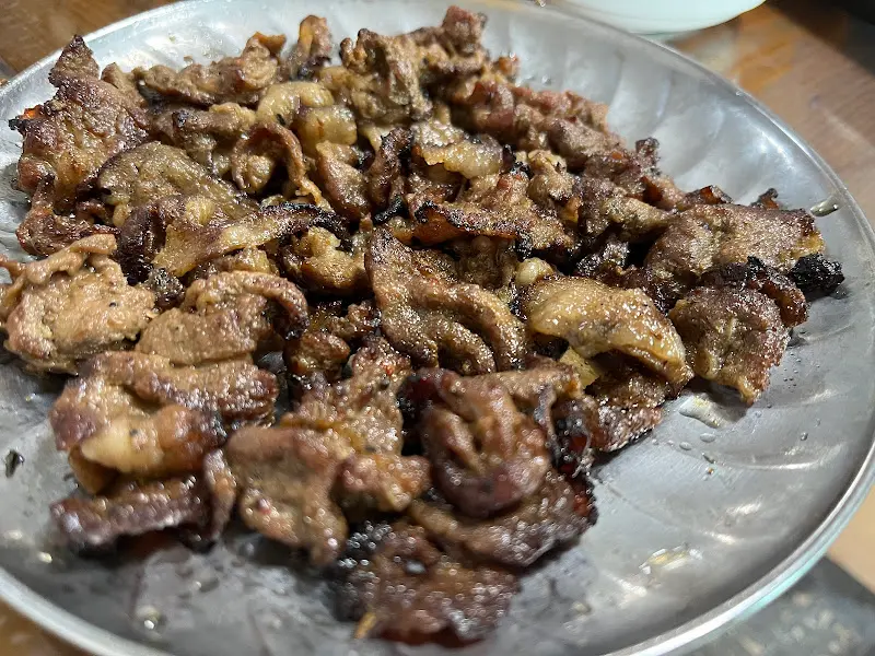 윤기 자르르 흐르는 석쇠불고기