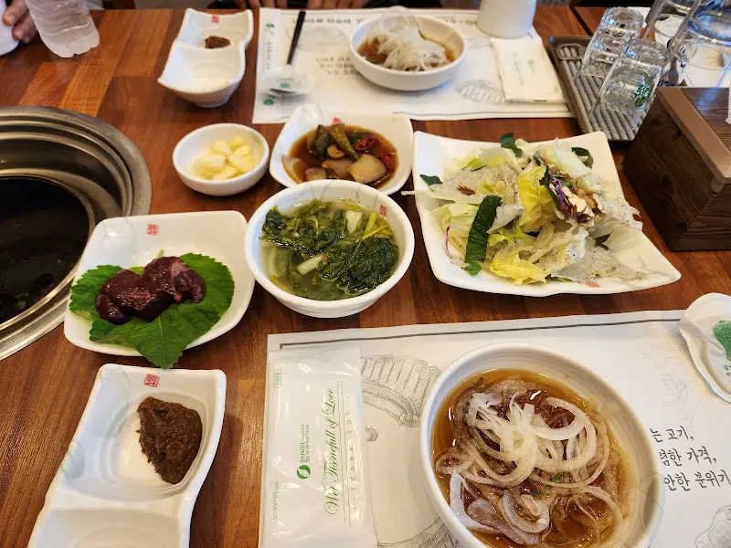 푸짐한 기본 상차림