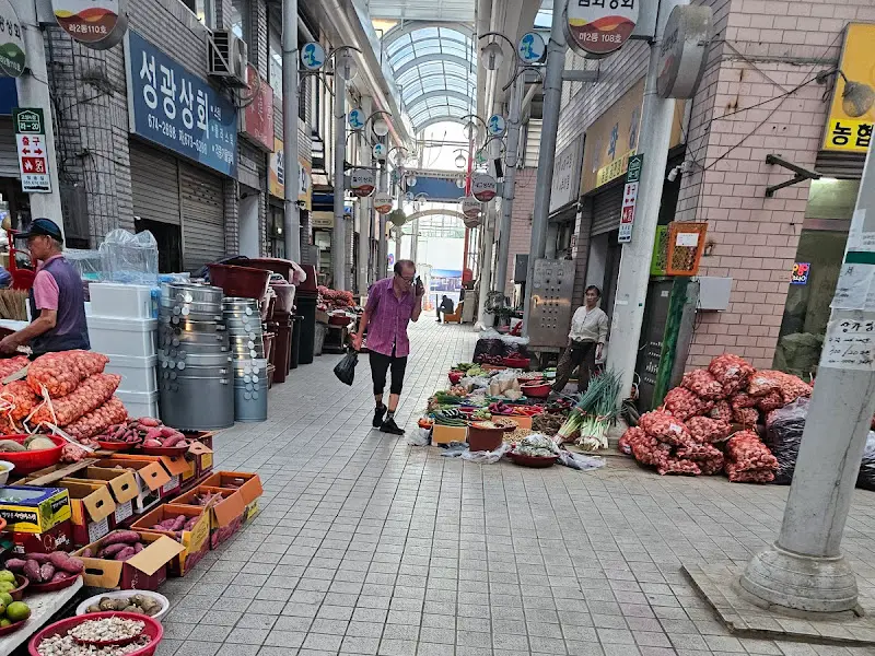 고성 재래시장의 풍경